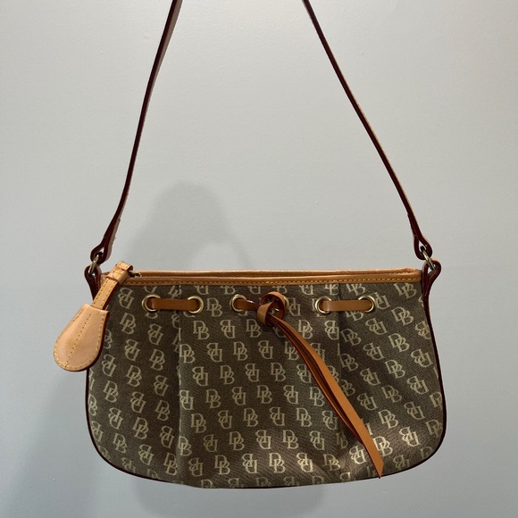 Dooney & Burke Clutch - Picture 1 of 3